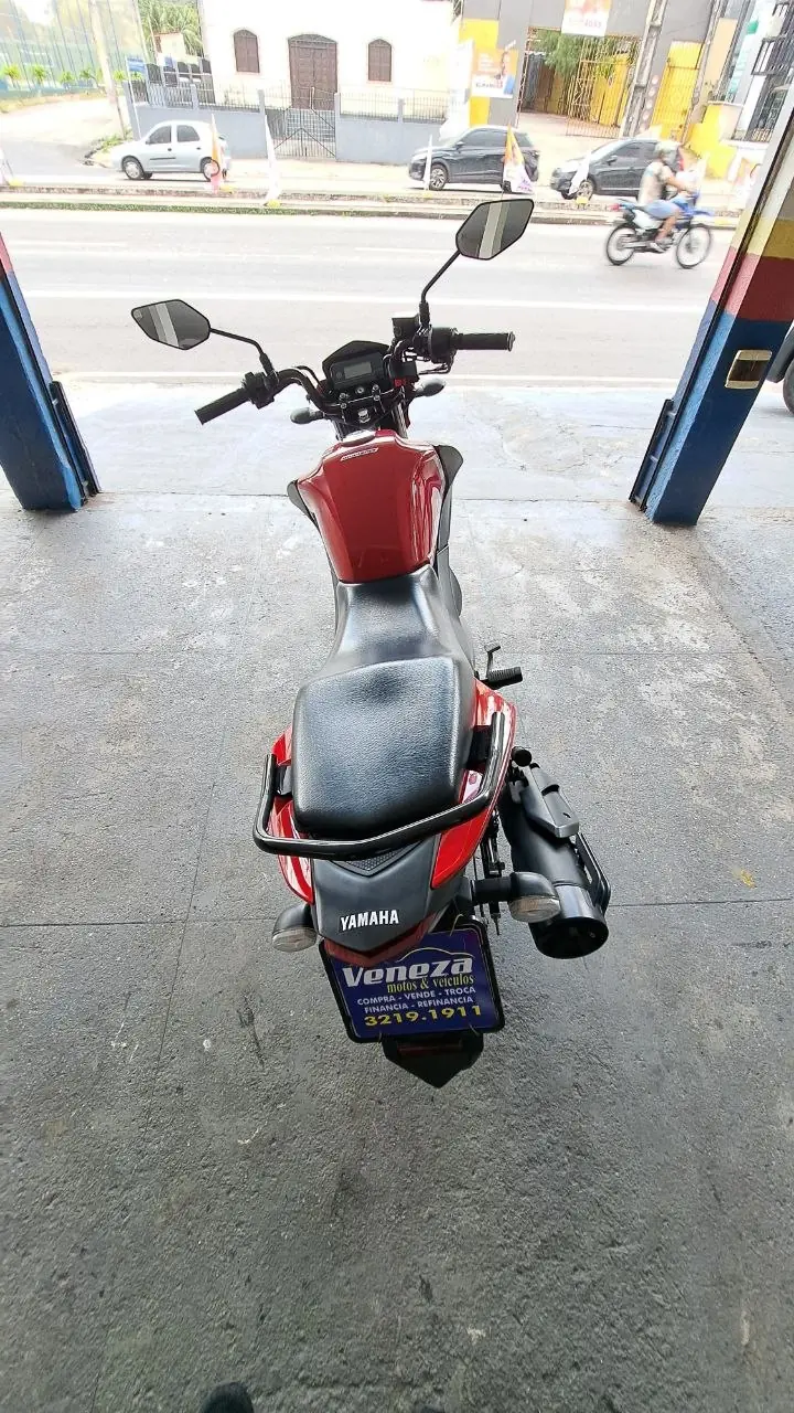 YAMAHA YBR 150 FACTOR ED POR CIMA